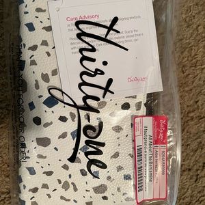 Thirty One zippered wallet